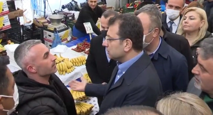 Pazar ziyaretinde vatandaşla İmamoğlu arasında ilgin&ccedil; diyalog: G&uuml;zel mi fiyatlar?