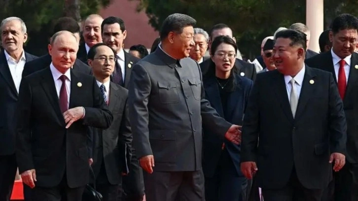 Pekin'de dikkat çeken buluşma... Kim ile Putin bir arada!