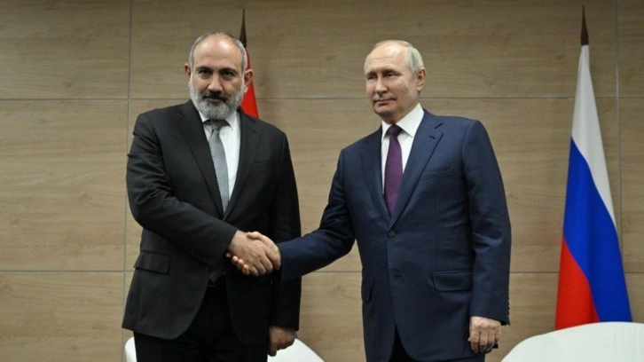 Putin ve Paşinyan'dan Karabağ g&ouml;r&uuml;şmesi