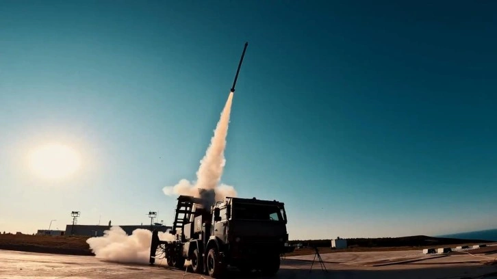 Roketsan, Türk savunma sanayisinin gözde ürünlerini Londra’da sergiliyor