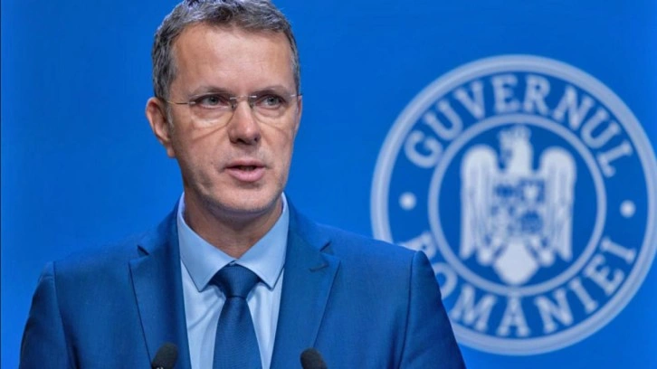 Romanya Savunma Bakanı istifa etti: "Yıllar önce yaptığım bir hata..."