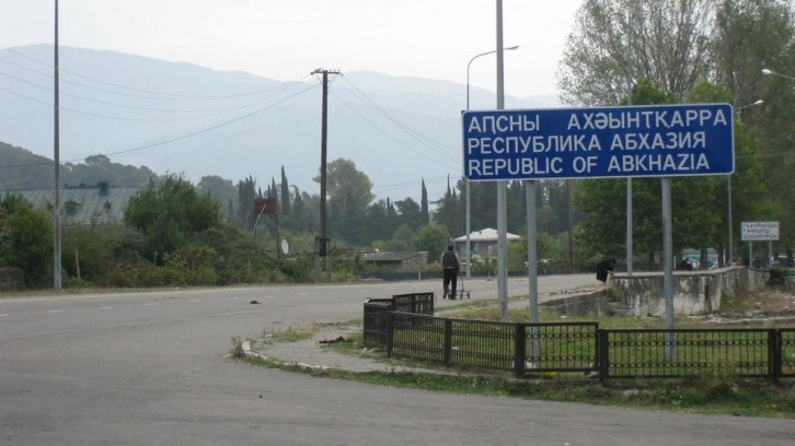 Rusya Abhazya'nın Karadeniz kıyısında yeni &uuml;s kuruyor
