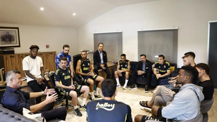 Sadettin Saran futbolcularla bir araya geldi