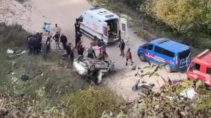 Sakarya'da feci kaza: Araç şarampole uçtu, 1 ölü 3 yaralı