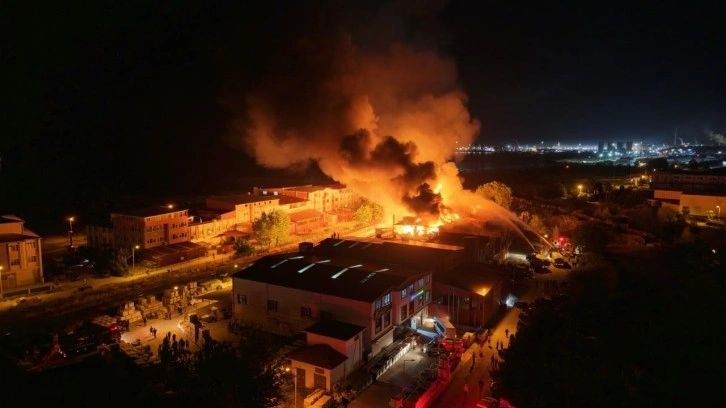 Samsun'da fabrika yangını havadan görüntülendi
