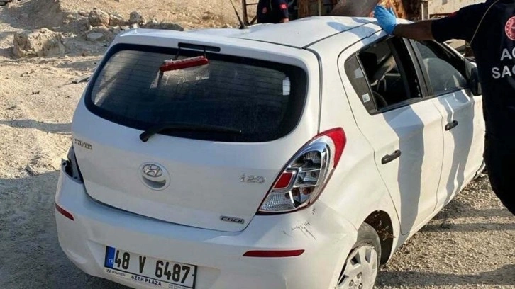 Şarampole devrilen otomobilin sürücüsü öldü