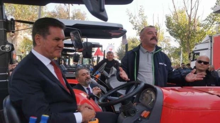 Sarıg&uuml;l'e soğuk duş! &Ccedil;ift&ccedil;i 'Trakt&ouml;r alamıyor' dedi: Aldığı yanıtla rezil oldu