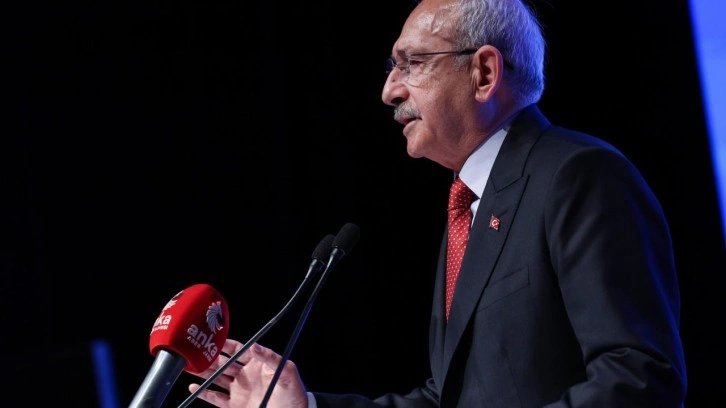 Se&ccedil;im hezimeti sonrası CHP'de b&uuml;y&uuml;k kavga! O 'şerefsiz' dedi diğeri 'm&uuml;ptezel 