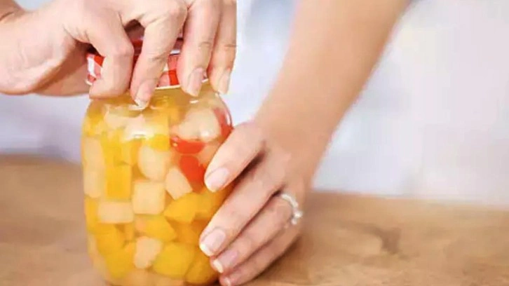 Sıkışmış kavanozu saniyeler içerisinde açıyor! Güç kullanmaya gerek kalmayacak
