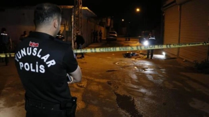 Silahlı &ccedil;atışmada başından vurulan kişi &ouml;ld&uuml;