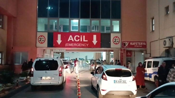 Silahlı kavga sırasında iki ateş arasında kalan kişi hayatını kaybetti