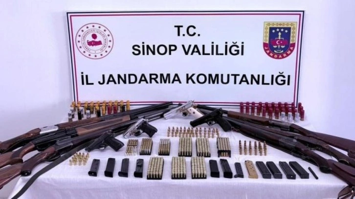 Sinop'ta kaçak silah ve ürün operasyonu: 5 gözaltı