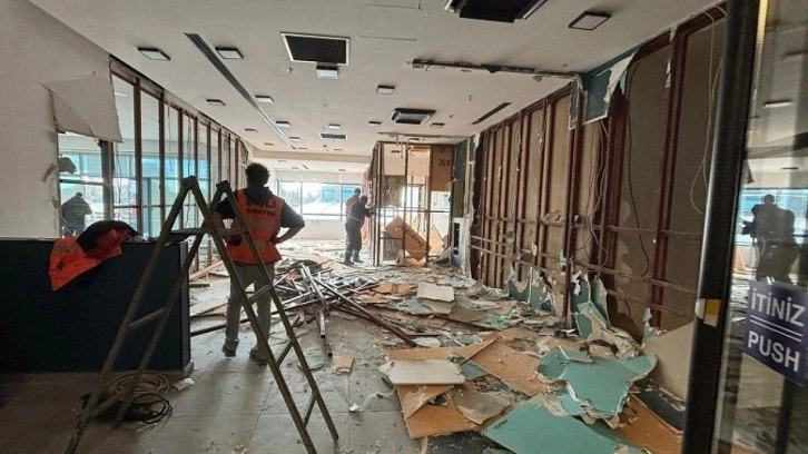 Şişli’de AVM'de kaçak ve ruhsata aykırı yapıların yıkımı gerçekleştirildi