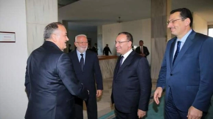 Son Dakika: AK Parti'den siyasi partilere Anayasa teklifi g&uuml;ndemiyle ziyaret
