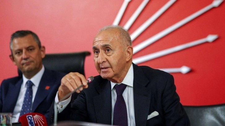 Son dakika: Eski CHP Genel Başkanı hastaneye kaldırıldı