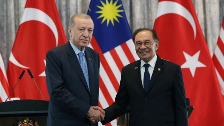 Son dakika... Cumhurbaşkanı Erdoğan, Malezya Başbakanı'yla görüştü