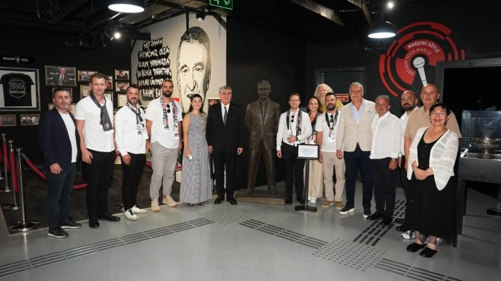 Süleyman Seba'nın heykeli Beşiktaş müzesinde yerini aldı