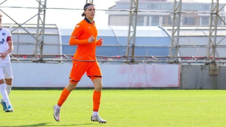 Süper Lig'de oynuyordu: 22 yaşında şöhreti bırakıp 3. Lig ekibine imza attı