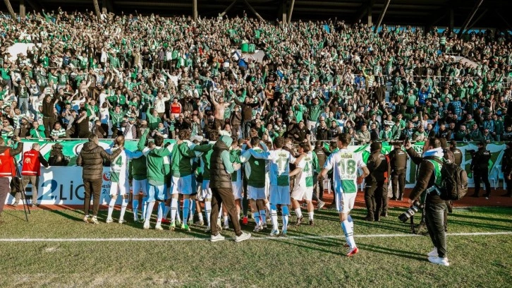 S&uuml;per Lig efsanesi dibi g&ouml;rm&uuml;şt&uuml;! 2. Lig'de tarih yazıyor: G.Saray'ı geride bıraktılar
