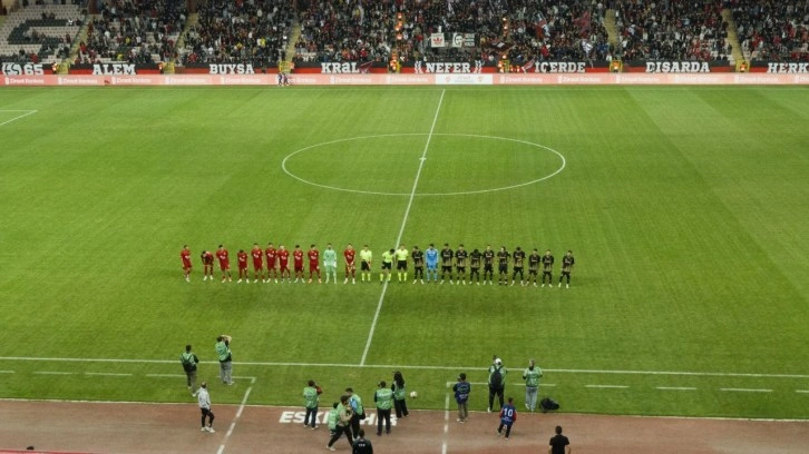Süper Lig'in efsane ekibi 19 yıl sonra 2. Lig'e yükselen takıma elendi
