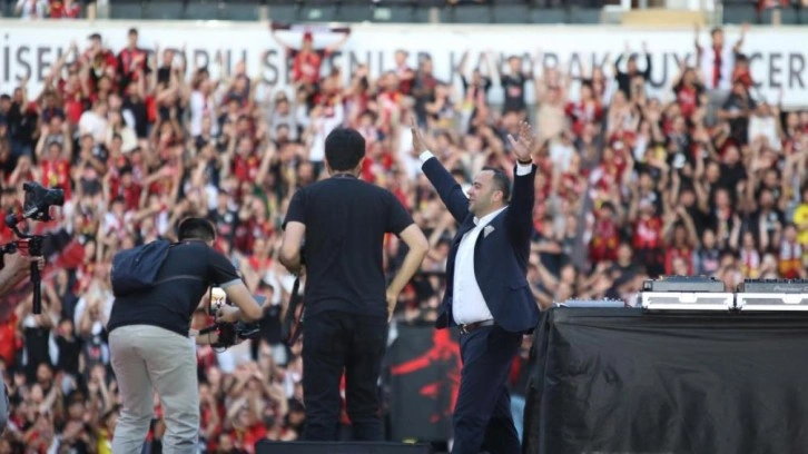 Süper Lig'in efsane takımıydı! 17 yıl sonra gelen şampiyonluk coşkuyla kutlandı