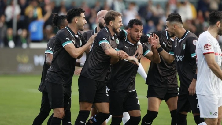 Süper Lig yolunda kritik kapışma! 10 kişi kalan rakiplerini dağıttılar