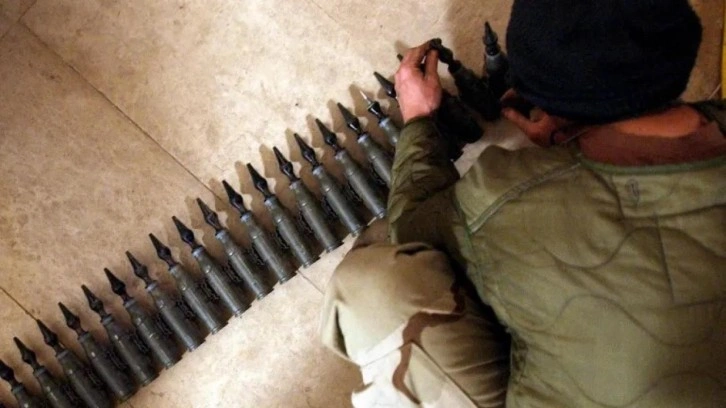 Tank zırhlarını bile delebiliyor: İnsanlık su&ccedil;u! T&uuml;m d&uuml;nyadan tepki yağdı..