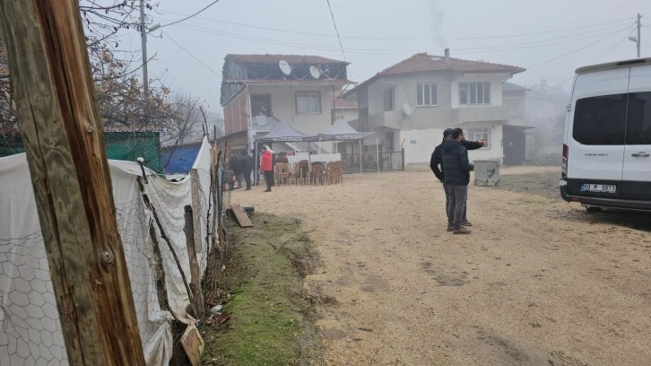 Tartıştığı arkadaşını evinin &ouml;n&uuml;nde vurdu