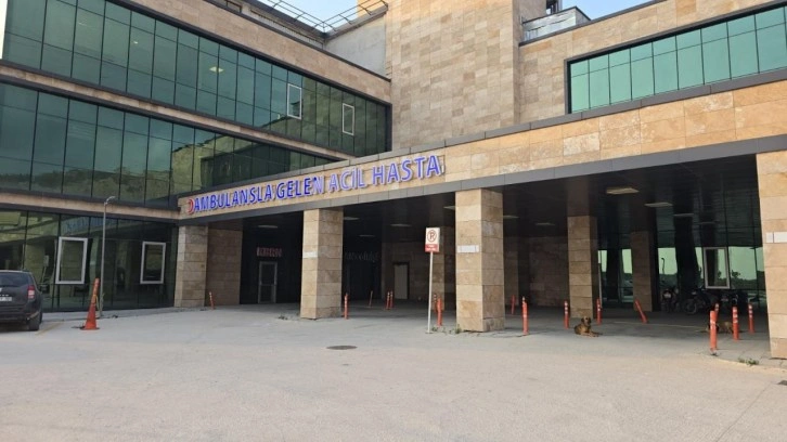 Tartıştığı eşini 7 yerinden bıçakladı