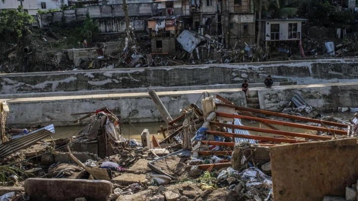 Tayfun Filipinler'i fena vurdu! Can kaybı 85'e çıktı!