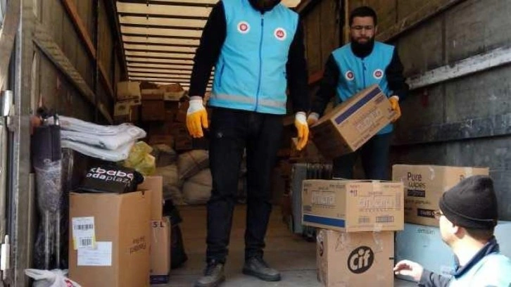 TDV deprem b&ouml;lgelerinde lojistik merkezleriyle yaraları sarıyor