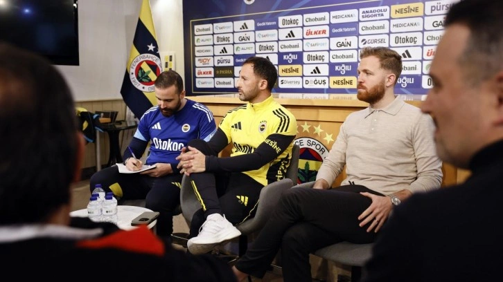 Tedesco sert yüzünü gösterdi: 2 futbolcunun bileti kesildi