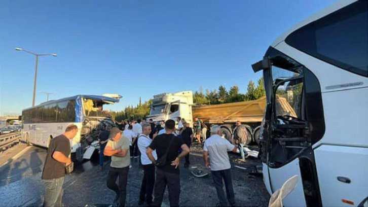 TEM'de zincirleme kaza: Ölü ve yaralılar var, trafik durdu