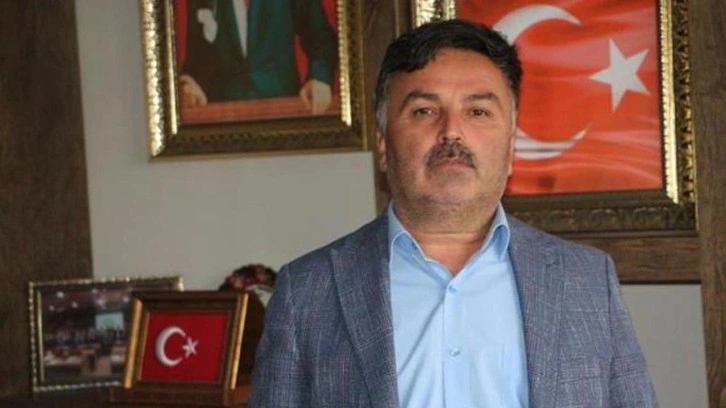Tepki &ccedil;eken başkanın AK Parti ile ilişiği kesildi