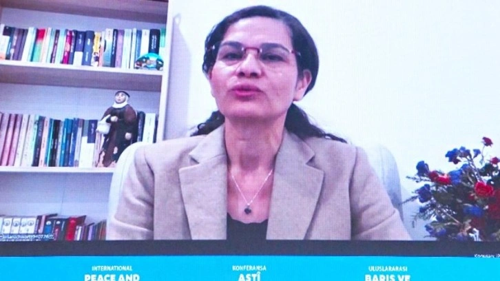 Teröristi İstanbul'da çevrimiçi konuşturdular! Öcalan'a özgürlük istedi