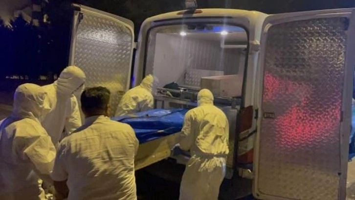 Trabzon'da emekli &ouml;ğretmen evinde &ouml;l&uuml; bulundu