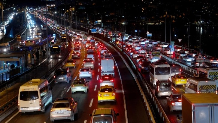 Trafikte yeni bir döneme giriliyor: 36 maddelik trafik yasası Meclis’te!