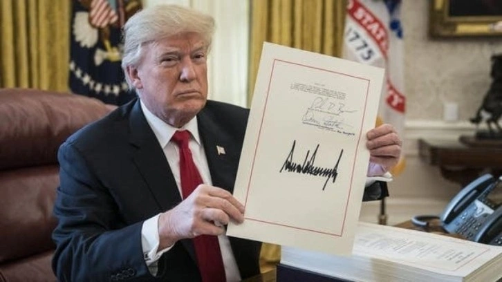Trump'tan Kanada'ya yeni vergi