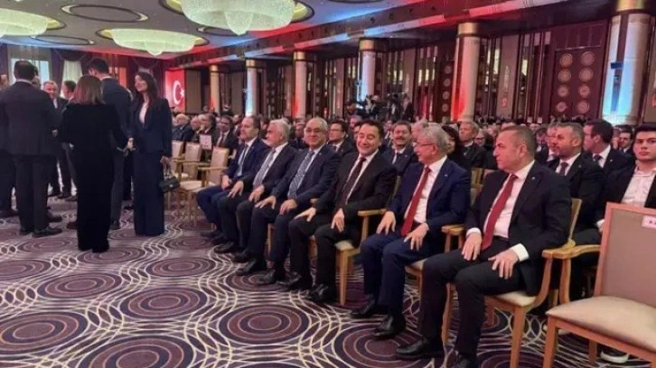 Tüm gözler oraya çevrilmişti: 29 Ekim resepsiyonunda dikkat çeken görüntü!