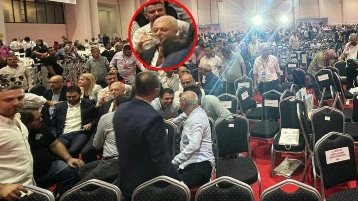 Tuncay &Ouml;zkan, CHP İzmir İl Kongresi'nde &ccedil;ıkan kavgayı g&uuml;lerek izledi