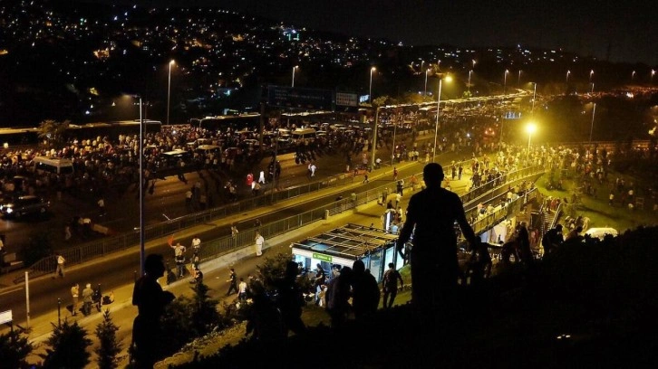 Türk milletinin 15 Temmuz gecesi yazılan kahramanlık destanı halklara örnek oldu!