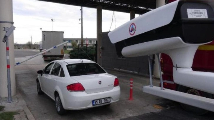 Türk plakalı araçlara gümrükte yeni dönem! Bakanlık duyurdu