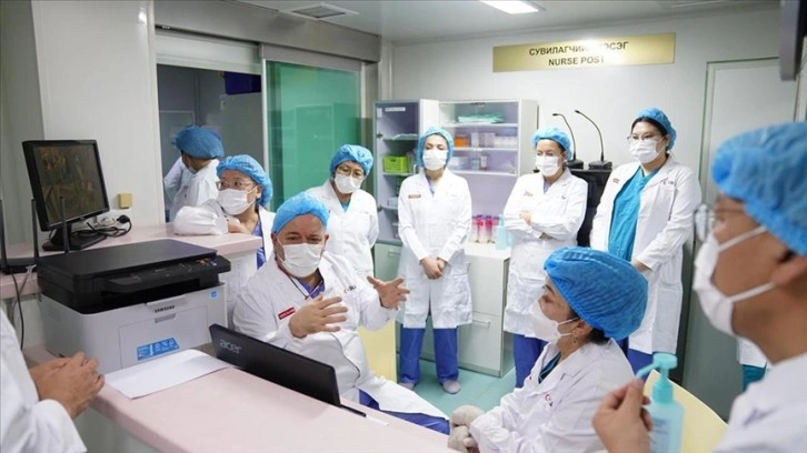 T&uuml;rk ve Moğol hekimler Moğolistan'daki ilk &ccedil;ocuk kemik iliği naklini ger&ccedil;ekleştirdi