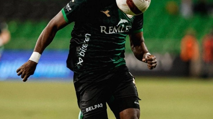 Türkiye'de gol makinesiydi! Toprak sahaya kadar düştü