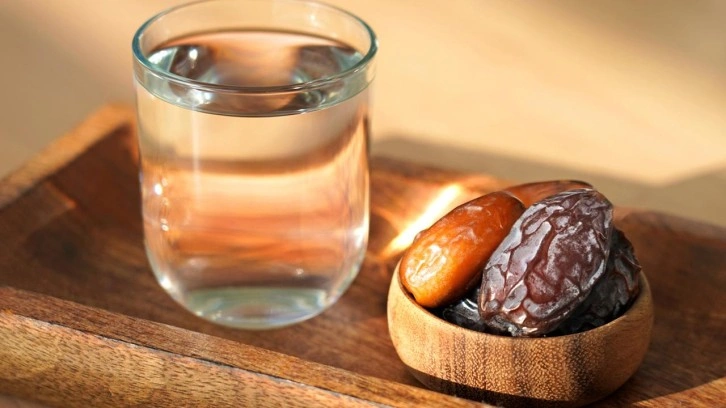 &Uuml;&ccedil; Aylar Orucu Tarihleri (2025-2026): 3 Aylar'da ka&ccedil; g&uuml;n oru&ccedil; tutulur?