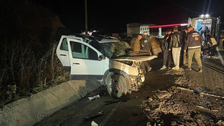 Uşak'ta cip ile otomobil çarpıştı: 2 ölü, 3 yaralı