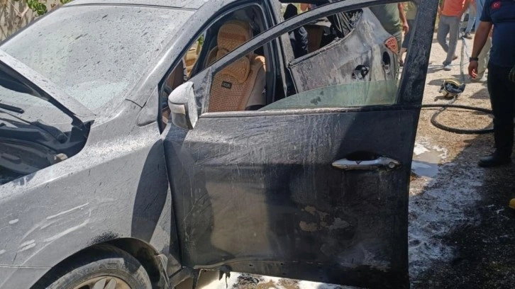 Van'da korkutan anlar: Park halindeki otomobil yandı!