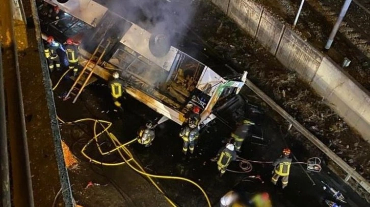 Venedik&rsquo;te otob&uuml;s kazası: 20 &ouml;l&uuml;