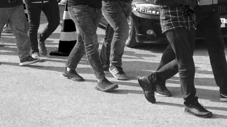 Yalova merkezli otomobil ka&ccedil;ak&ccedil;ılığında 9 g&ouml;zaltı