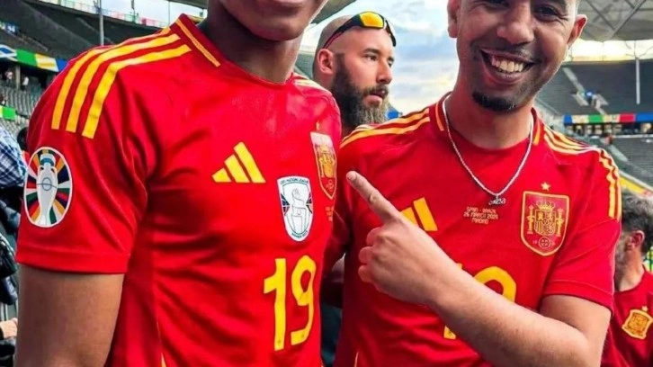 Yamal 33 milyon Euro'luk kontratı imzaladı, babası 'Barça' diye bağırdı